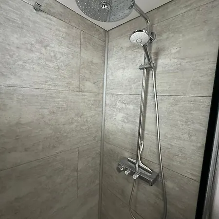 Cozy With Private Courtyard Διαμέρισμα *
