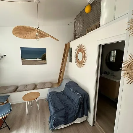 Διαμέρισμα Cozy With Private Courtyard *