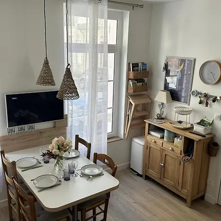 Διαμέρισμα Cozy With Private Courtyard