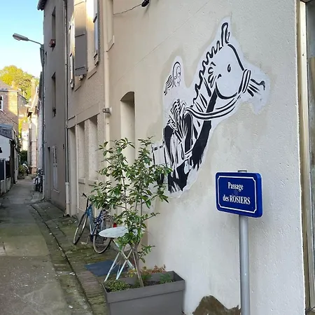 Διαμέρισμα Cozy With Private Courtyard