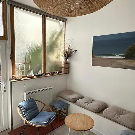 Διαμέρισμα Cozy With Private Courtyard *
