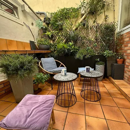 Διαμέρισμα Cozy With Private Courtyard